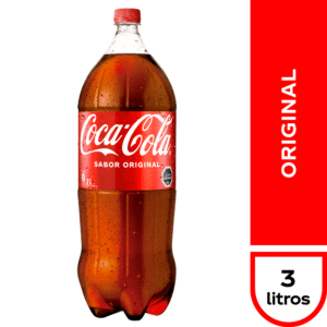 Botella PET de Coca-Cola de 3 litros con etiqueta roja “Sabor Original”, gotas de condensación y panel lateral que indica “Original” y “3 litros”.